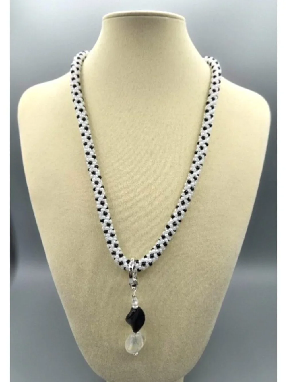21"Black & White Necklace Medium Seed Bead Kumihimo (Japanese Brading) w/Pendant - Picture 1 of 5